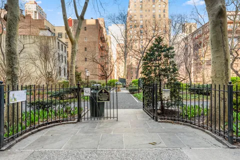 $449,000 | 25 Tudor City Place, Unit 1611 | Murray Hill