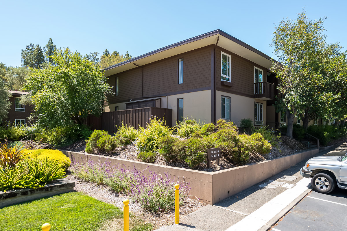 82 Surrey Lane San Rafael, CA 94903 - Photo 9 of 13