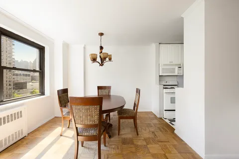 $1,250,000 | 165 West End Avenue, Unit 9K | Upper West Side