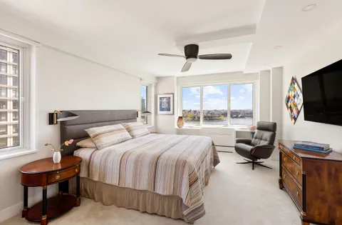 $2,995,000 | 535 East 86th Street, Unit 16F | Upper East Side