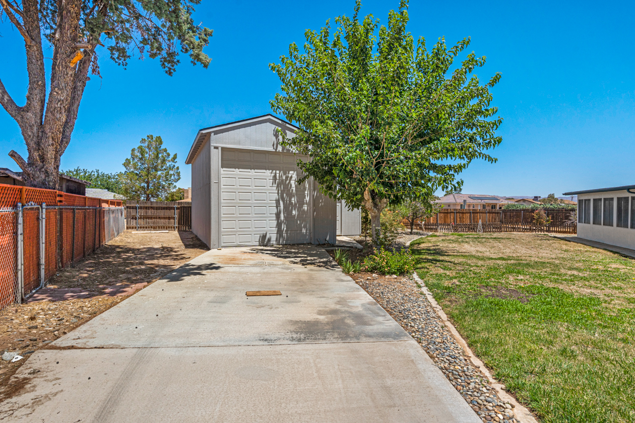 12450 Algonquin Road Apple Valley, CA 92308 - Photo 48 of 56