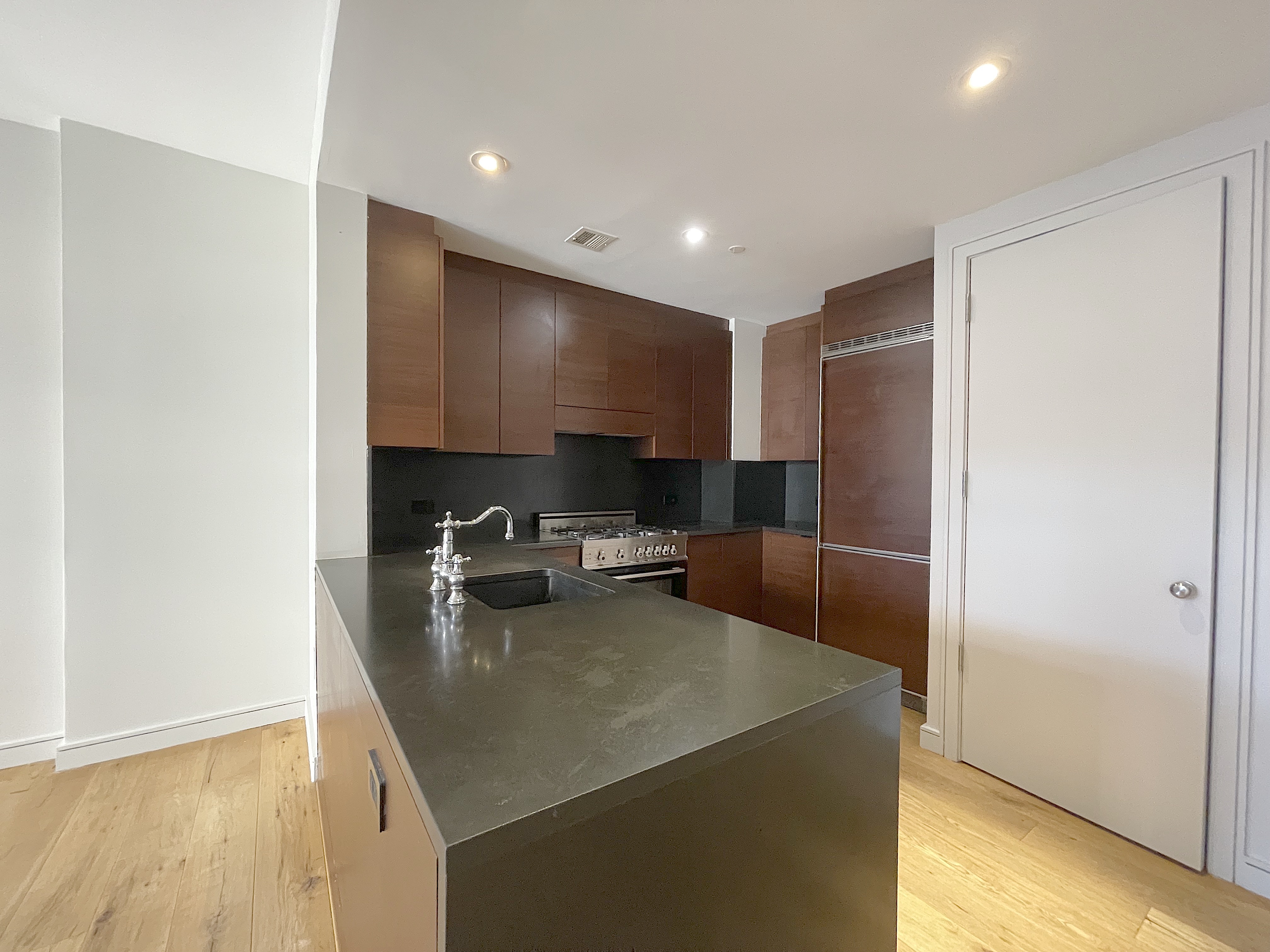 540 West 28th Street, Unit 4E Manhattan, NY 10001 - Photo 5 of 11