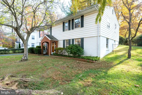 Contact Agent | 107 Patrick Street Southeast, Vienna, VA 22180
