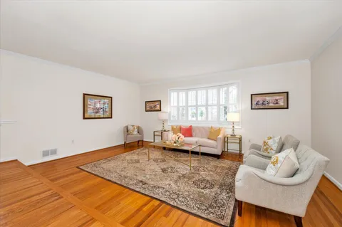 Contact Agent | 14 South Duke Street, Rockville, MD 20850