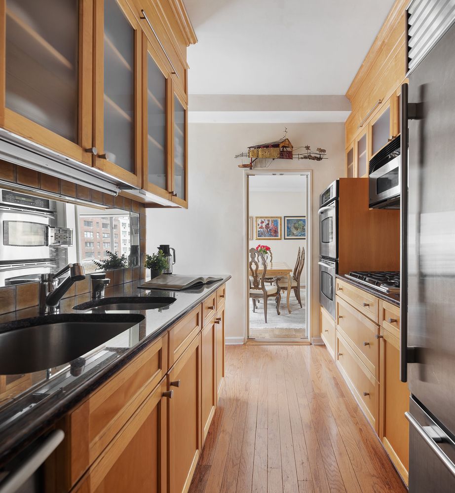 $1,250,000 | 200 East 57th Street, Unit 11A | Midtown East