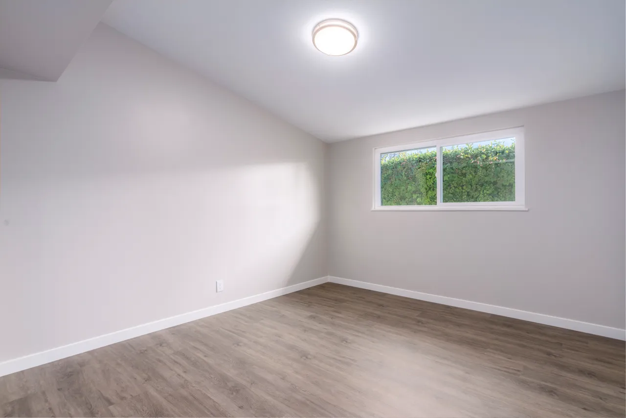 $4,995 | 2391 Westminster Avenue, Costa Mesa, CA 92627