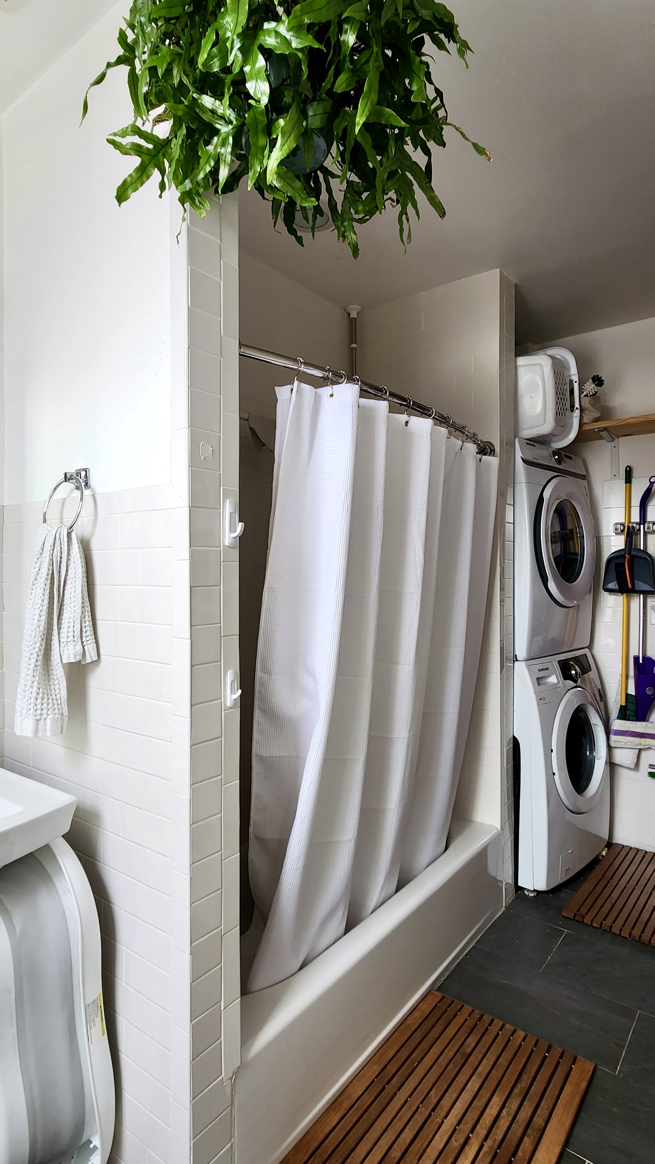 118 1st Place, Unit 2 Brooklyn, NY 11231 - Photo 10 of 12 a view of entryway with washer and dryer