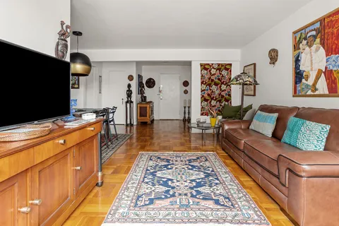 $425,000 | 33-46 92nd Street, Unit 1V | Jackson Heights