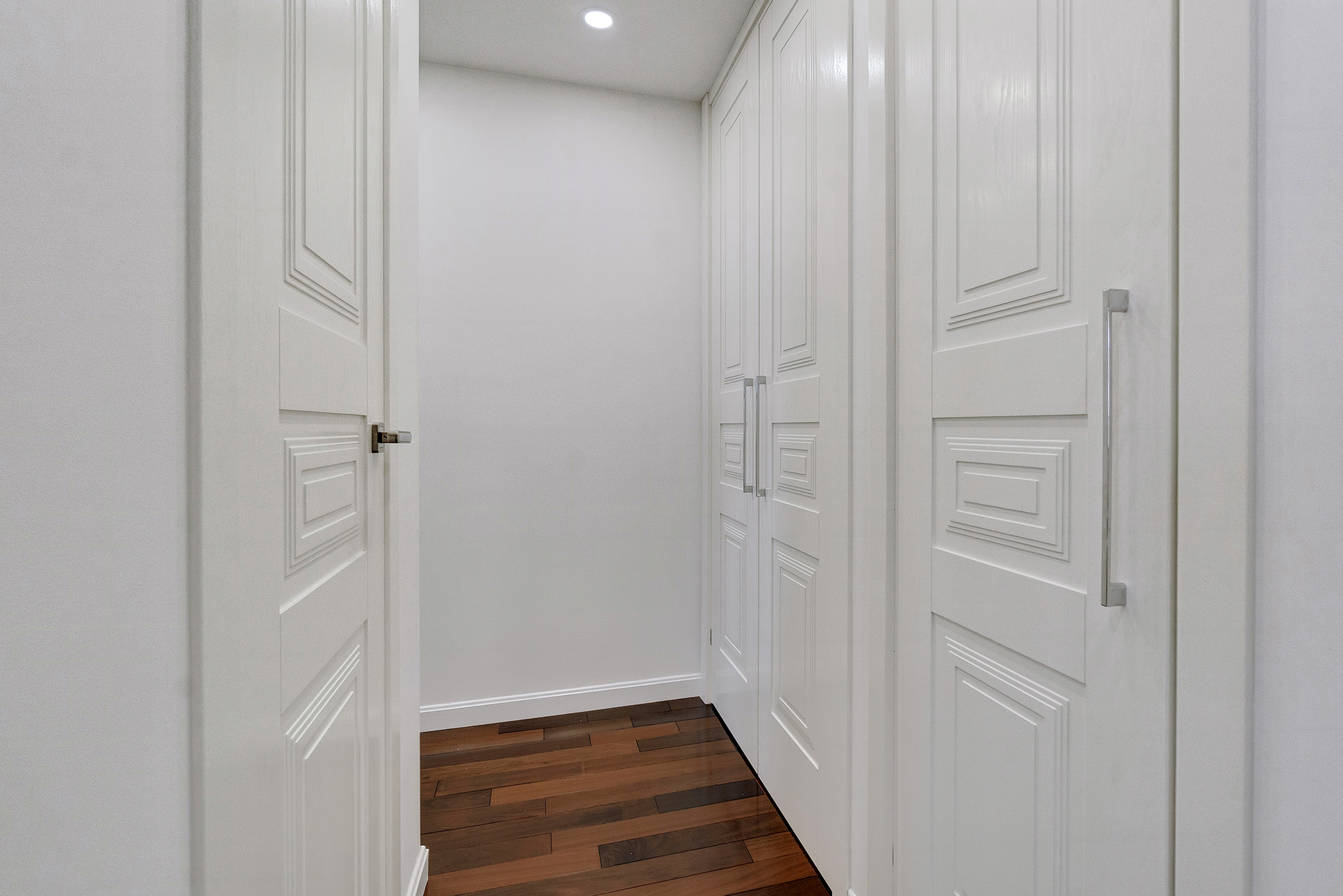 448 Neptune Avenue, Unit 14L Brooklyn, NY 11224 - Photo 8 of 20 a view of a hallway