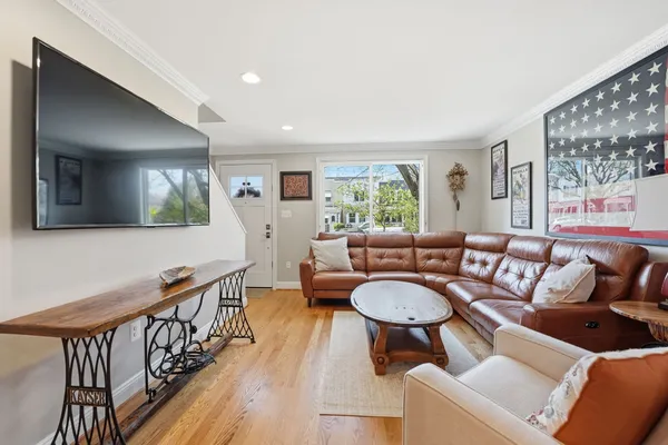 $795,000 | 625 North Alfred Street, Alexandria, VA 22314