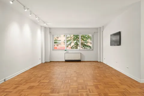 $999,000 | 70 East 10th Street, Unit 2P | Greenwich Village