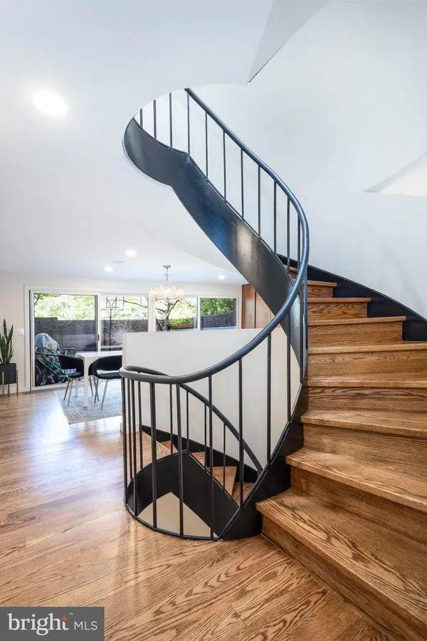 $1,795,000 | 283 Locust Street, Philadelphia, PA 19106