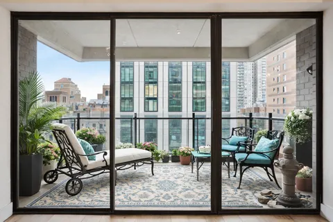 $2,195,000 | 425 East 58th Street, Unit 18D | Sutton Place