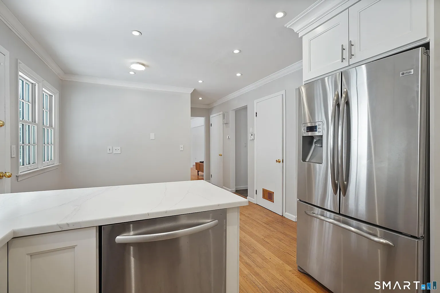 39 McIntosh Road Stamford, CT 06903 - Photo 8 of 39