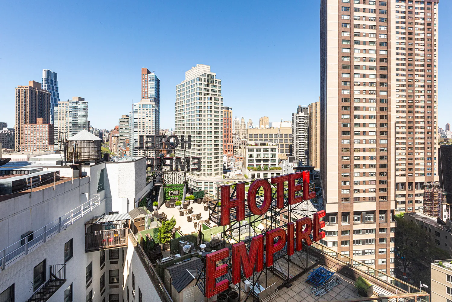 $1,325,000 | 61 West 62nd Street, Unit 20D | Upper West Side