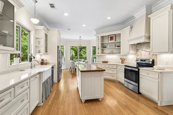 $575,000 | 1102 Dale Street, Slidell, LA 70461