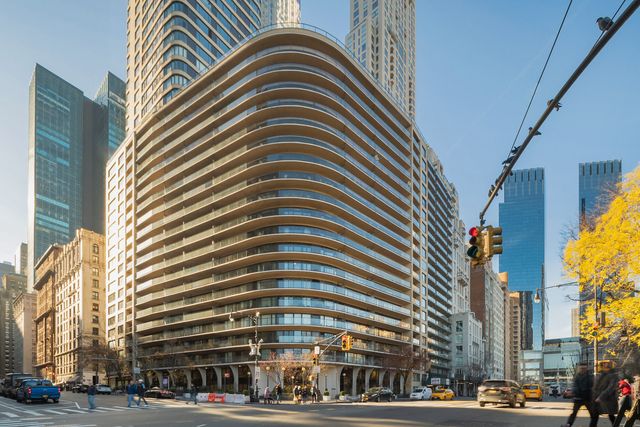 $6,100,000 | 200 Central Park South, Unit 32BC | Central Park South