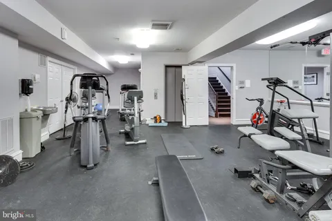 $925,000 | 8847 Ashgrove House Lane, Vienna, VA 22182