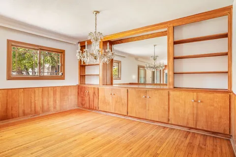 $3,850,000 | 1015 San Vicente Boulevard, Santa Monica, CA 90402