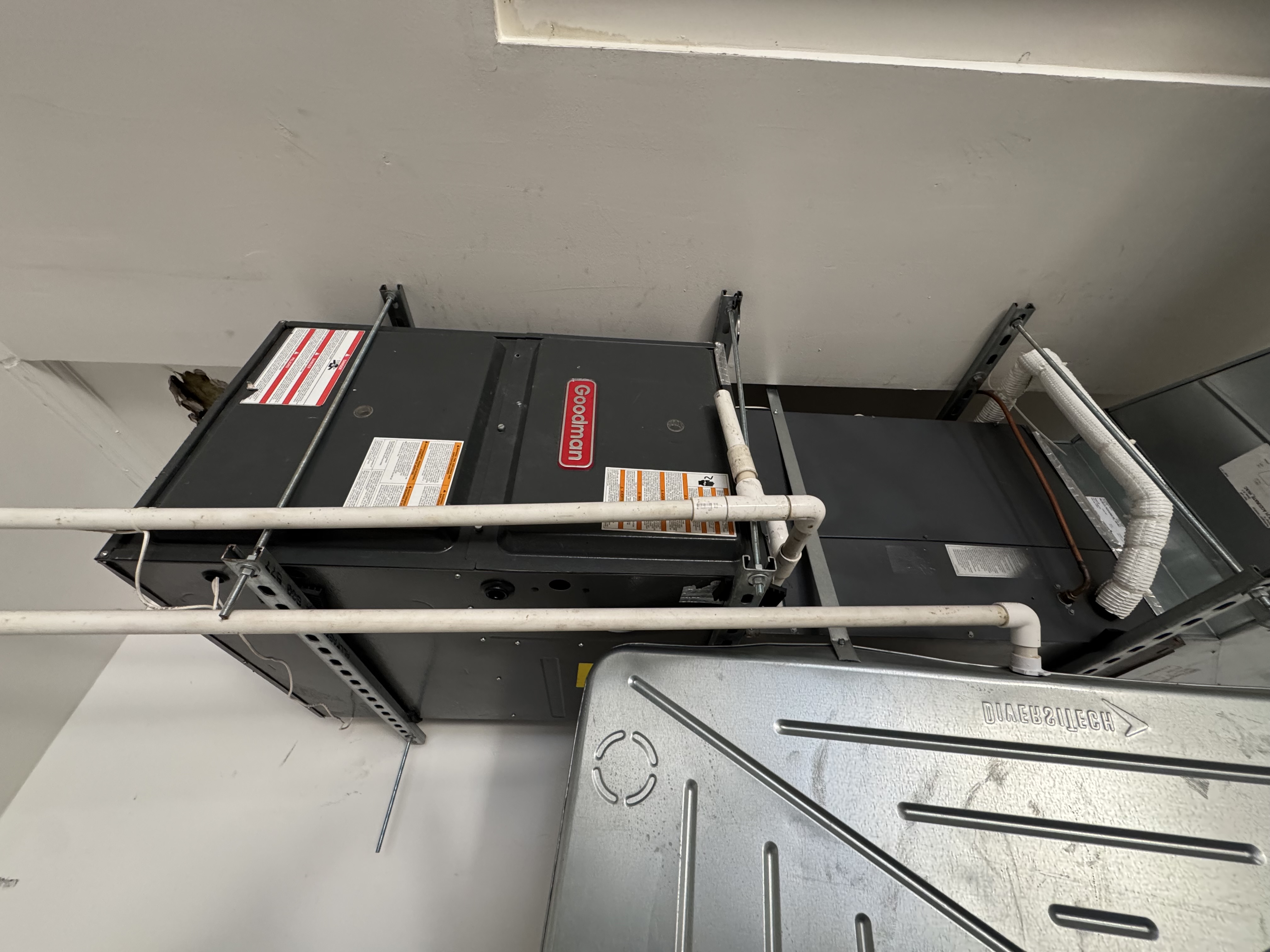 462 3rd Avenue, Unit STOREFRONT Brooklyn, NY 11215 - Photo 6 of 11 a view of kitchen with washer and dryer