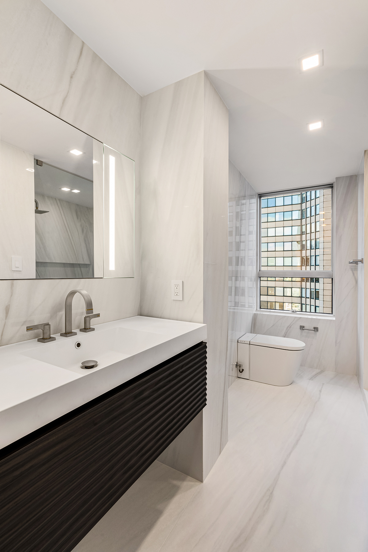 146 West 57th Street, Unit 48D Manhattan, NY 10019 - Photo 6 of 36