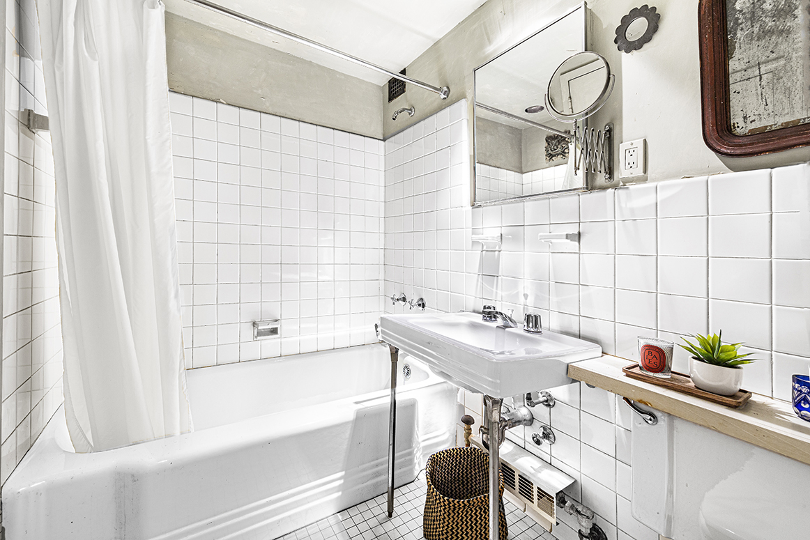 11 5th Avenue, Unit 3A Manhattan, NY 10003 - Photo 4 of 6