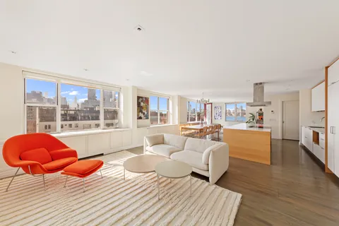 $6,000,000 | 296 West 10th Street, Unit 8S | West Village