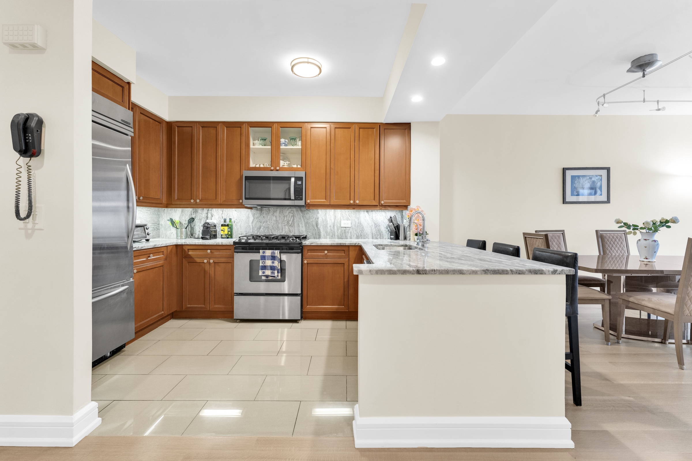 220 Riverside Boulevard, Unit 27B Manhattan, NY 10069 - Photo 7 of 20
