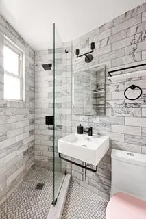 $575,000 | 118 Perry Street, Unit J45 | West Village