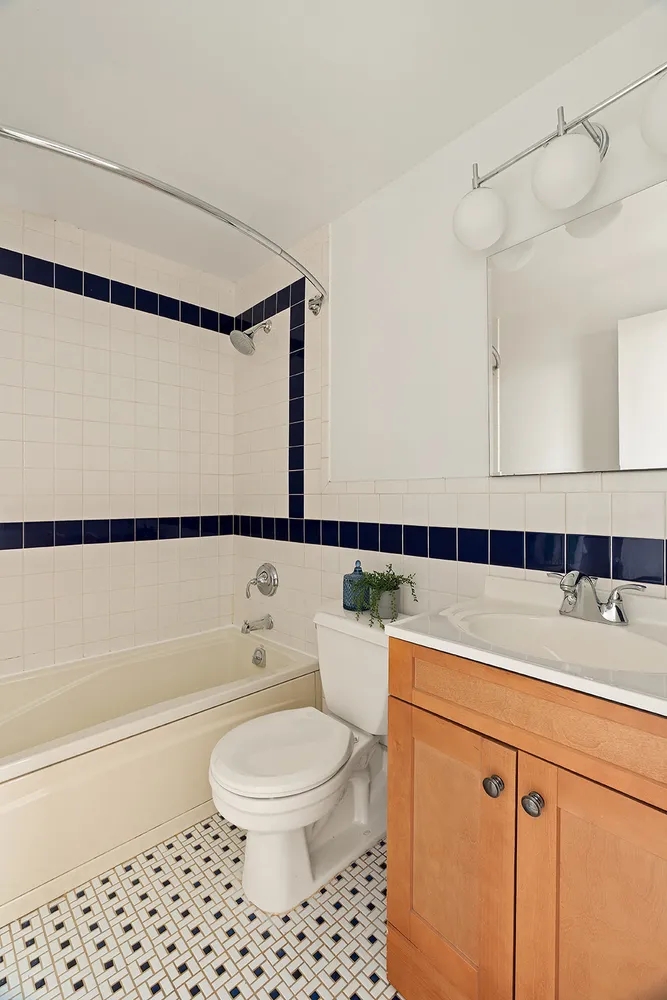 $460,000 | 4 Lexington Avenue, Unit 14J | Gramercy