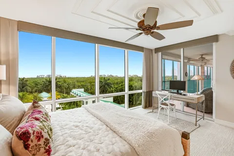 $2,550,000 | 7515 Pelican Bay Boulevard, Unit 5C, Naples, FL 34108