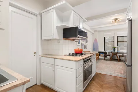 $550,000 | 33 Riverside Drive, Unit 2FA | Upper West Side