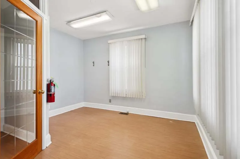 $3,300 | 586 Livingston Avenue, North Brunswick, NJ 08902