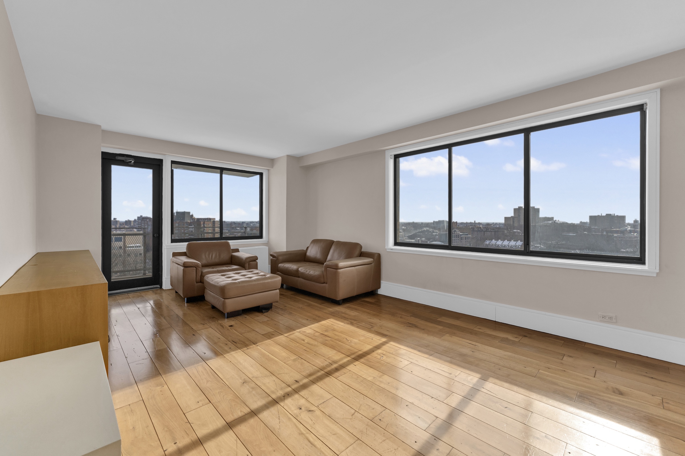 3671 Hudson Manor Terrace, Unit 14J Bronx, NY 10463 - Photo 5 of 17