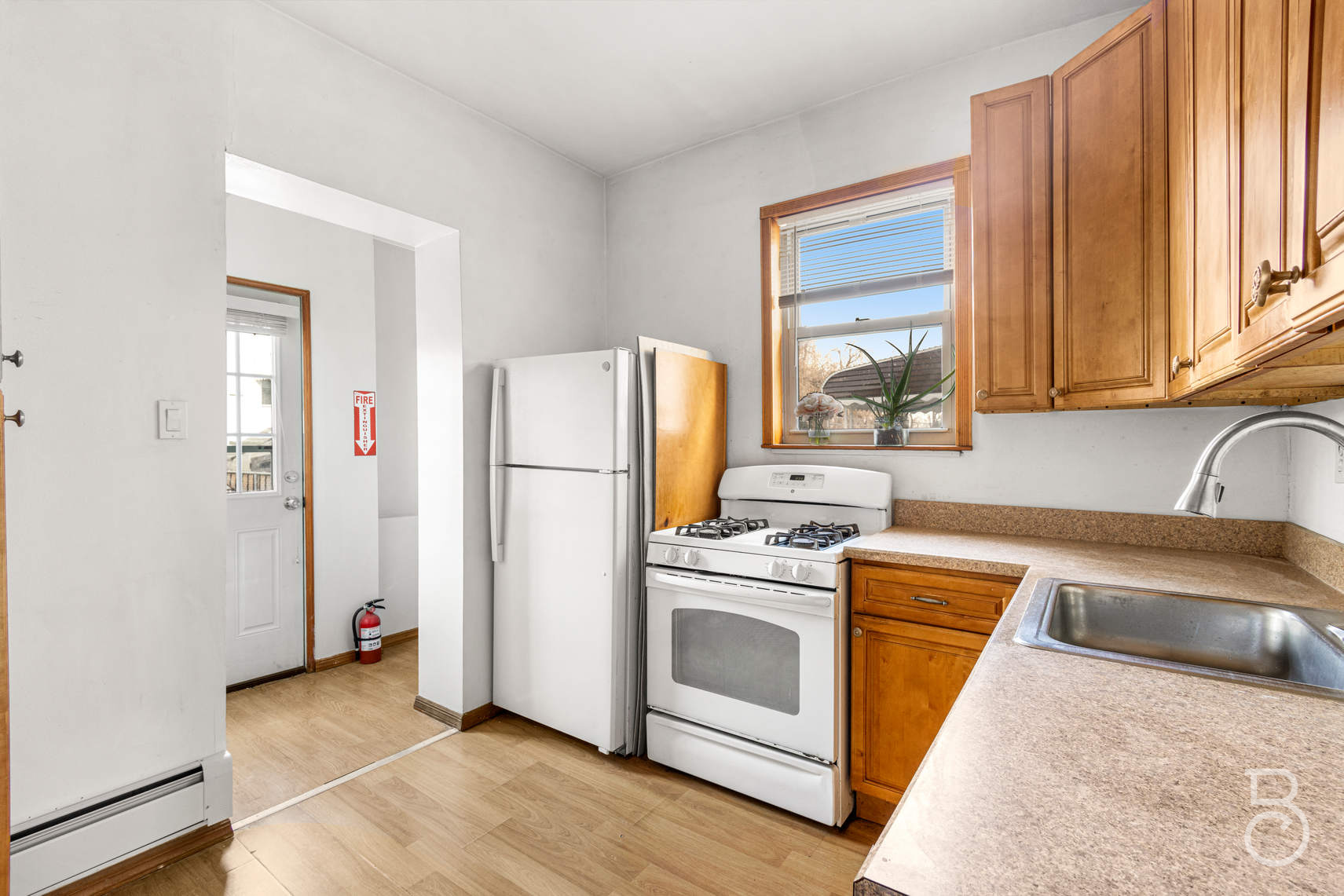 37-01 20th Road Queens, NY 11105 - Photo 11 of 19