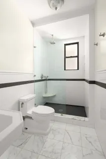 $1,170,000 | 200 West 54th Street, Unit 8G | Theater District