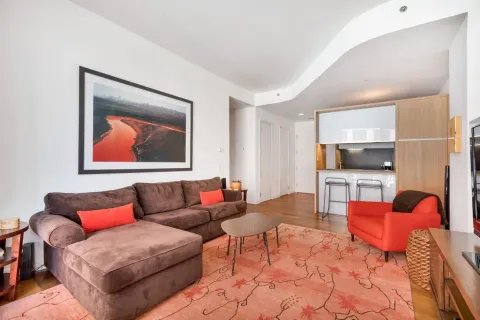 $2,500,000 | 311 West Broadway, Unit 4D | SoHo