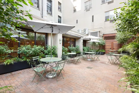 $665,000 | 137 East 36th Street, Unit 17H | Murray Hill