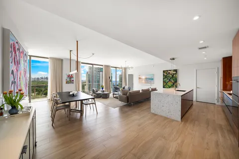 $4,250,000 | 2678 Tigertail Avenue, Unit 1702, Miami, FL 33133