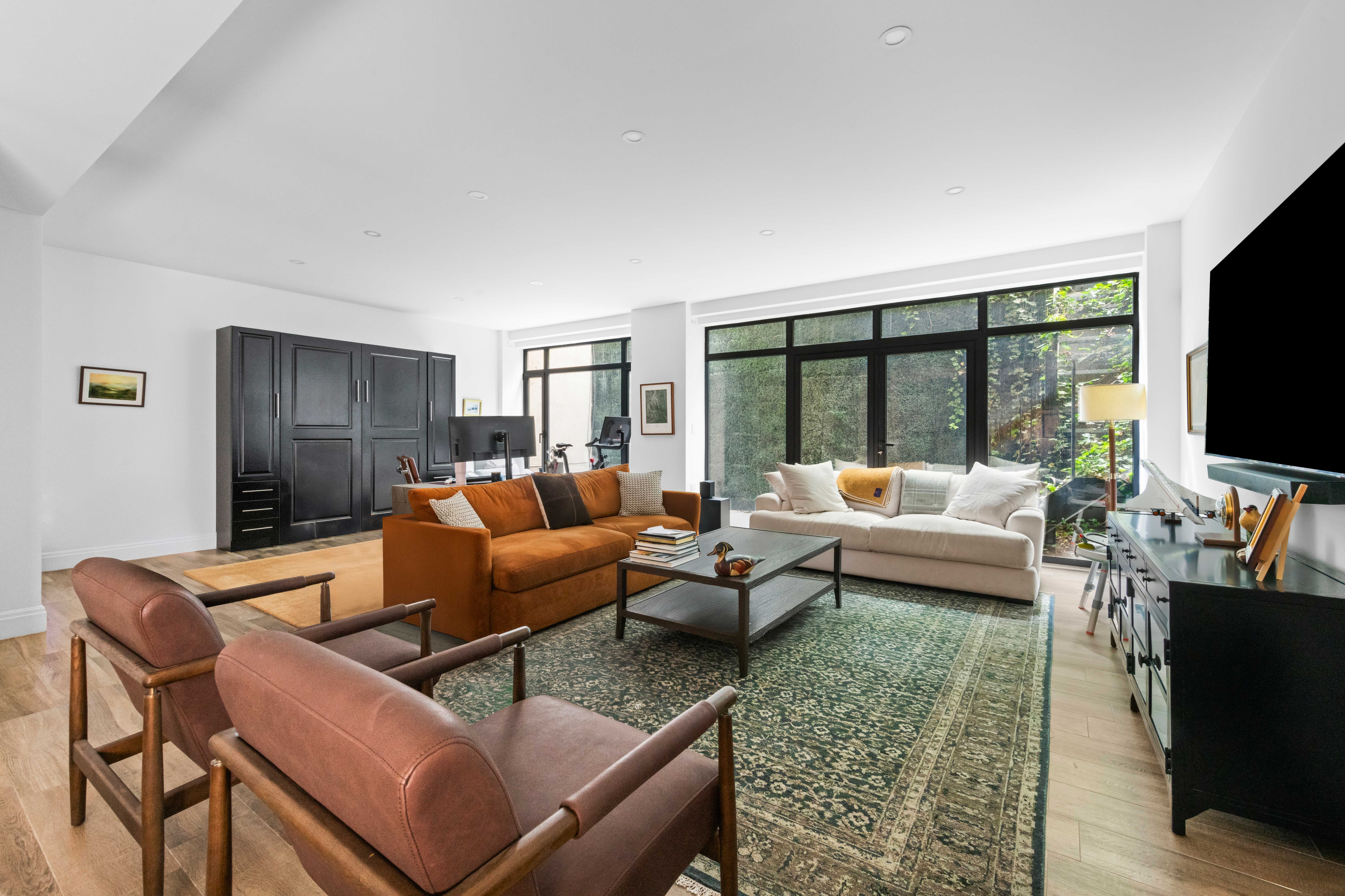 318 East 81st Street, Unit 1 Manhattan, NY 10075 - Photo 5 of 14