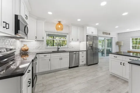 $714,999 | 2701 67th Way North, St. Petersburg, FL 33710