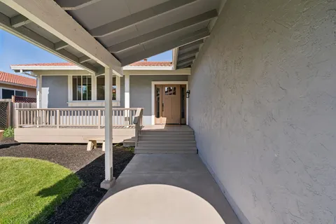 $1,049,000 | 112 Rose Petal Court, Petaluma, CA 94954