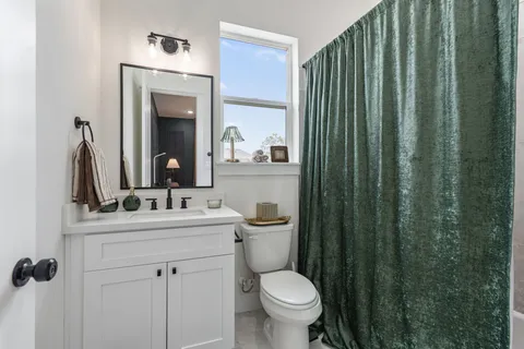 $555,000 | 1207 East 24th Street, Unit A, Houston, TX 77009