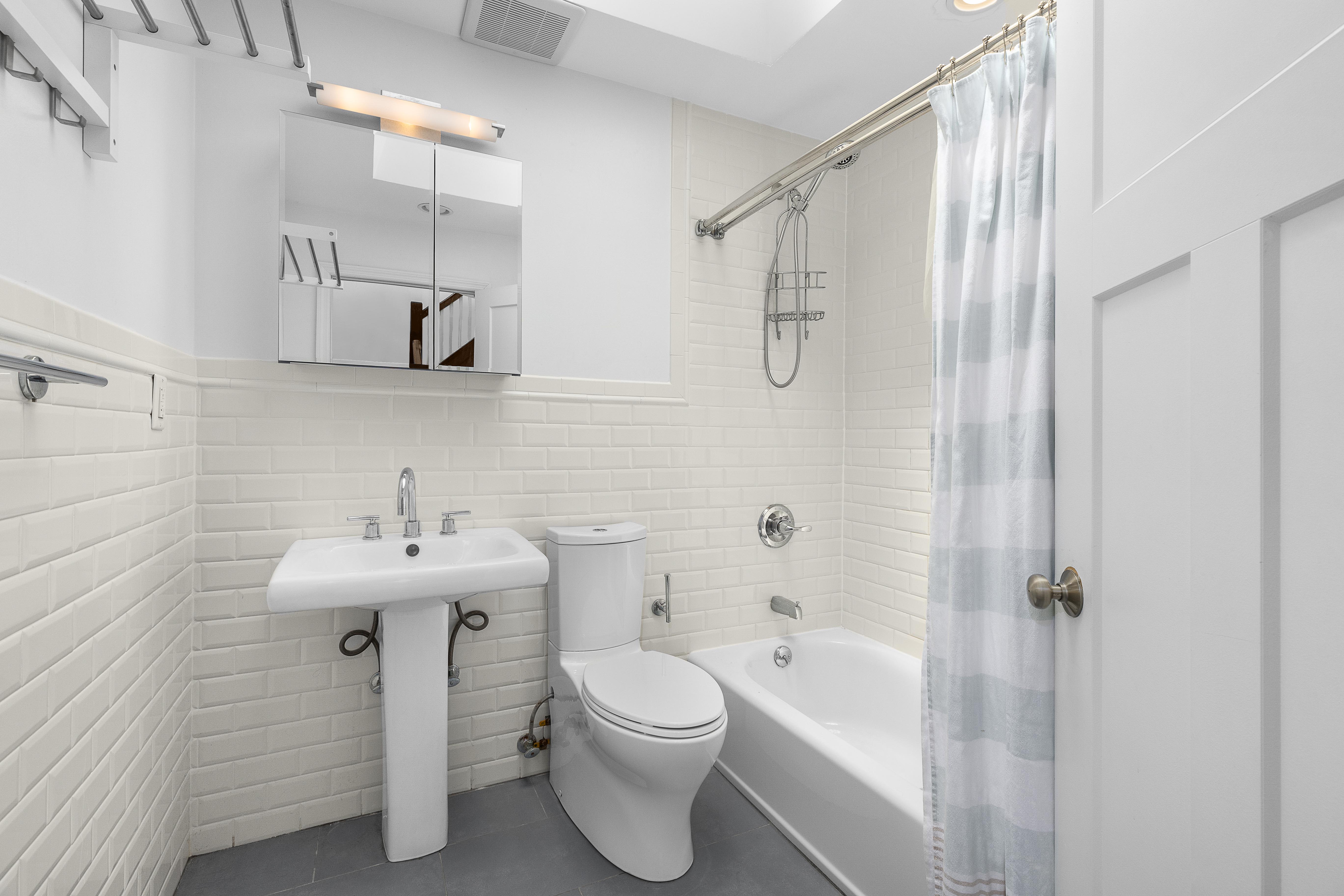 628 3rd Street Brooklyn, NY 11215 - Photo 11 of 38