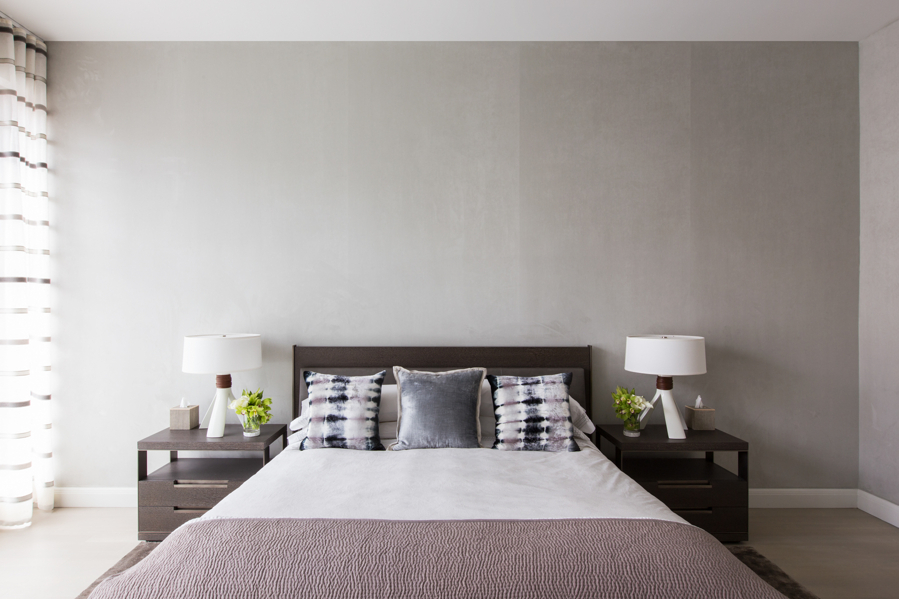150 Charles Street, Unit M10 Manhattan, NY 10014 - Photo 10 of 34 a bedroom with a bed and wooden floor
