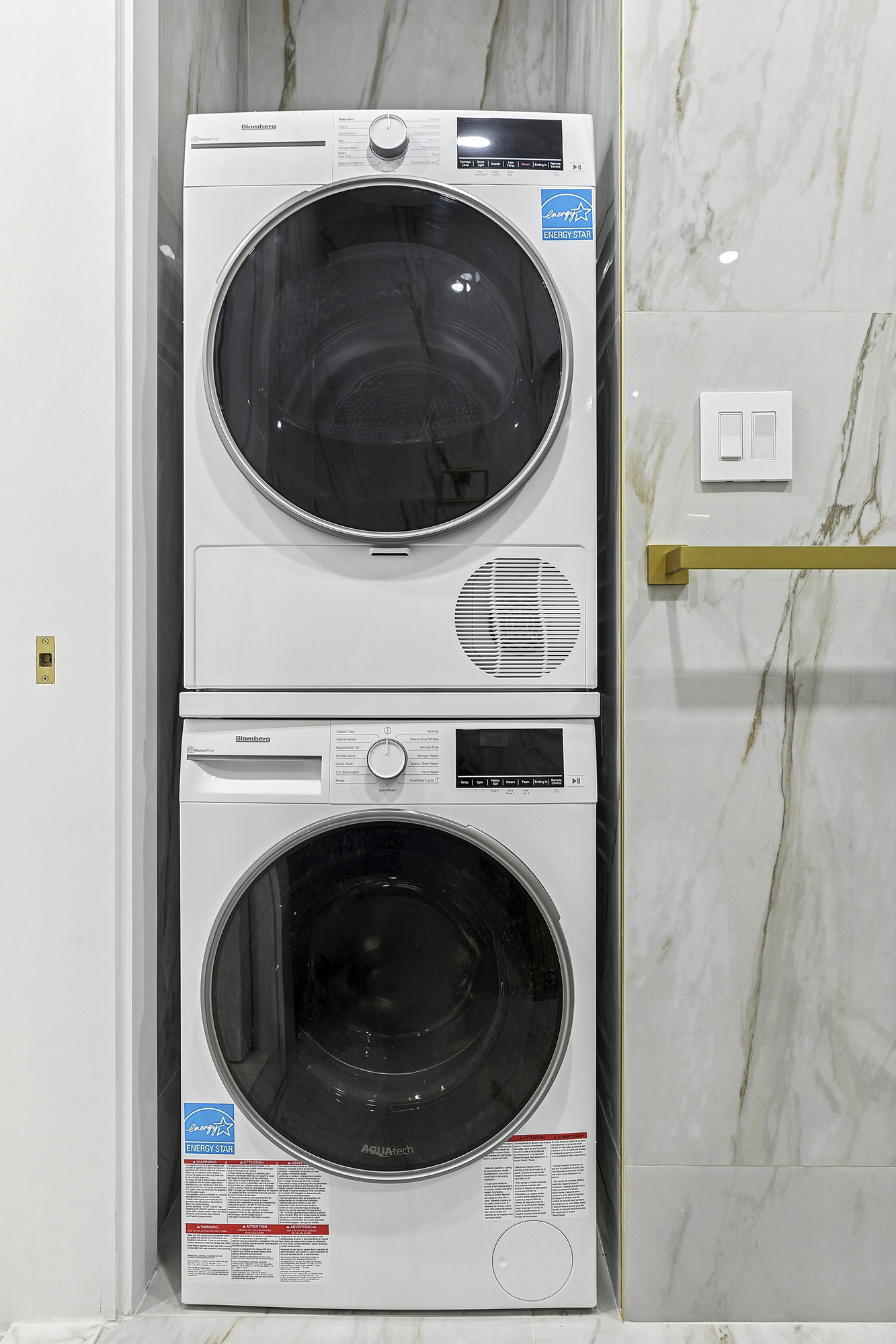 472 Bergen Street, Unit 2R Brooklyn, NY 11217 - Photo 8 of 9 a utility room with dryer and washer
