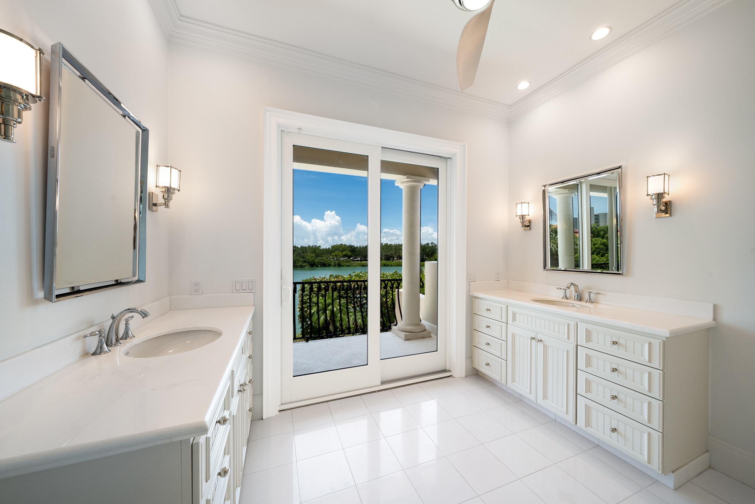65 Lighthouse Point Drive Longboat Key, FL 34228 - Photo 30 of 57