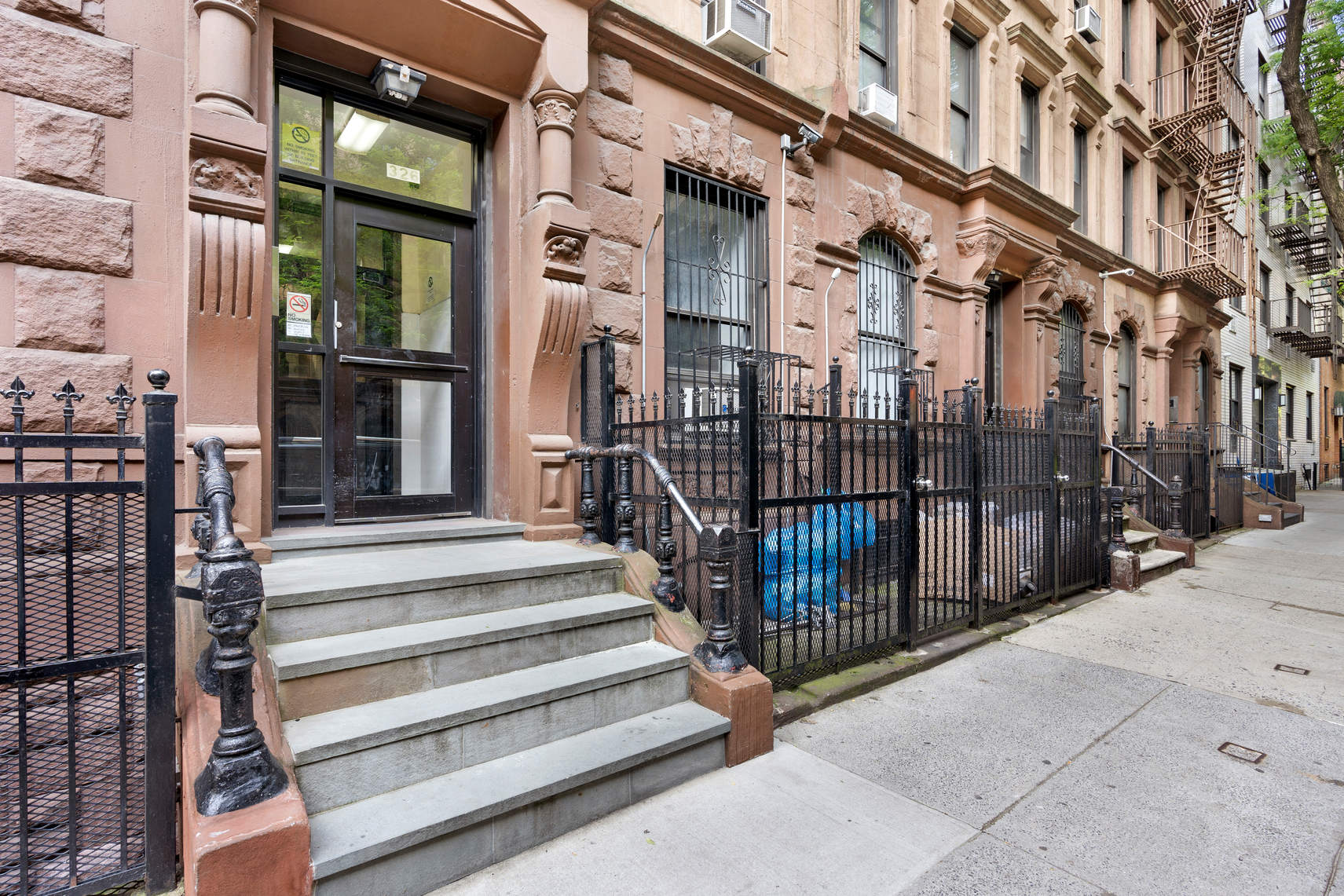 327 East 89th Street Manhattan, NY 10128 - Photo 3 of 14