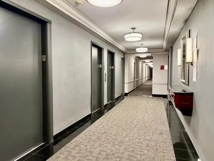 $685,000 | 300 East 40th Street, Unit 9V | Murray Hill
