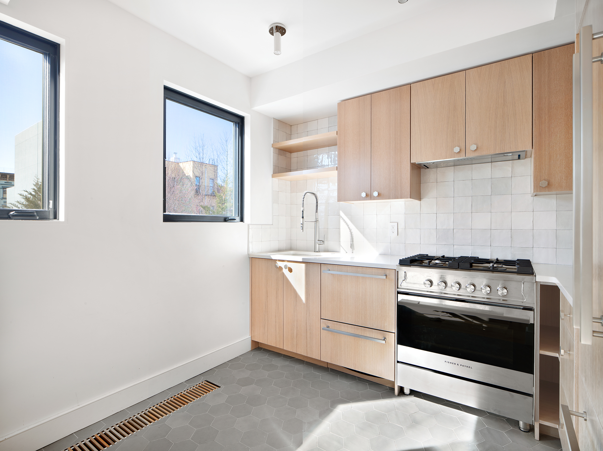 627 Leonard Street, Unit 2 Brooklyn, NY 11222 - Photo 5 of 13